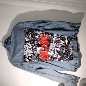 AC/DC Jean Jacket M blue logo patch back Trucker nwt